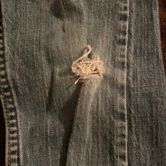 Boys size 5 ripped jeans - Picture 3 of 3